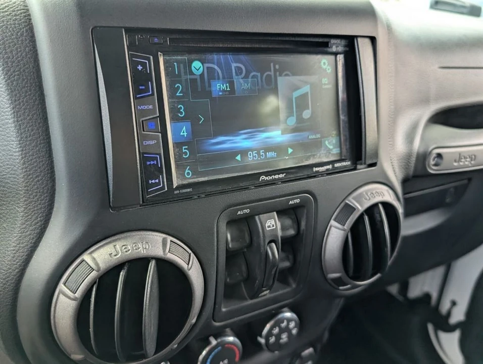 2017 Jeep JK Wrangler - Image 17 of 21