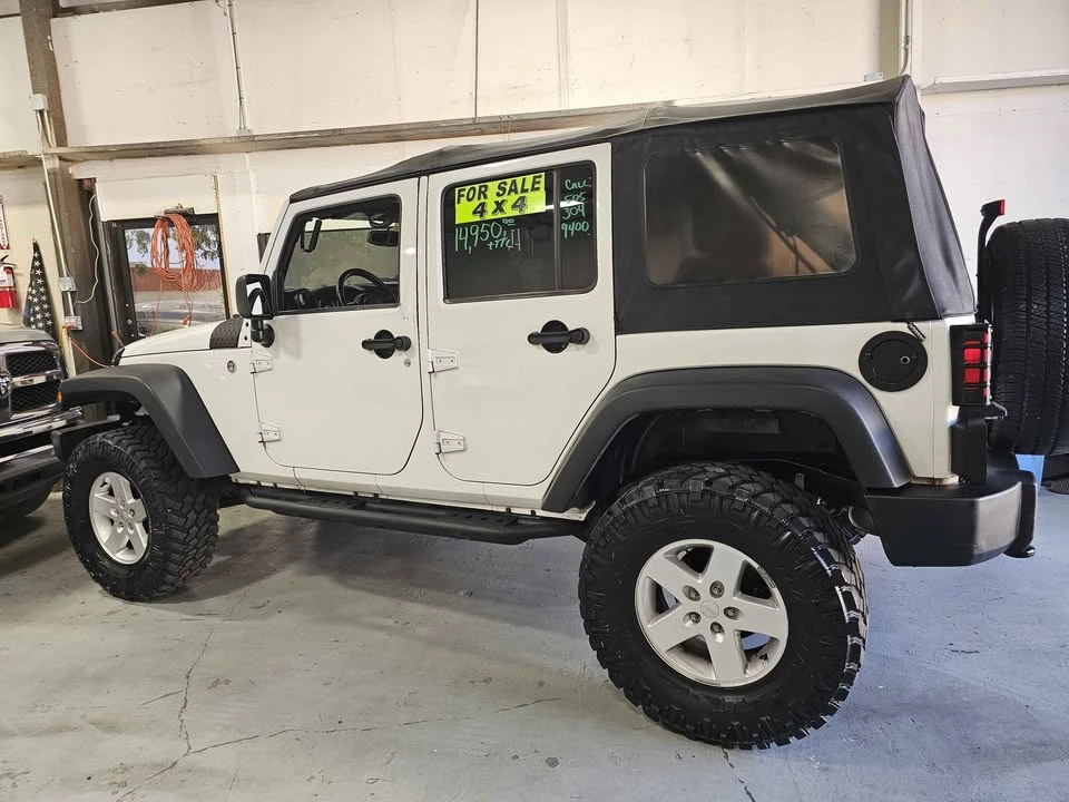 2017 Jeep JK Wrangler - Image 2 of 18