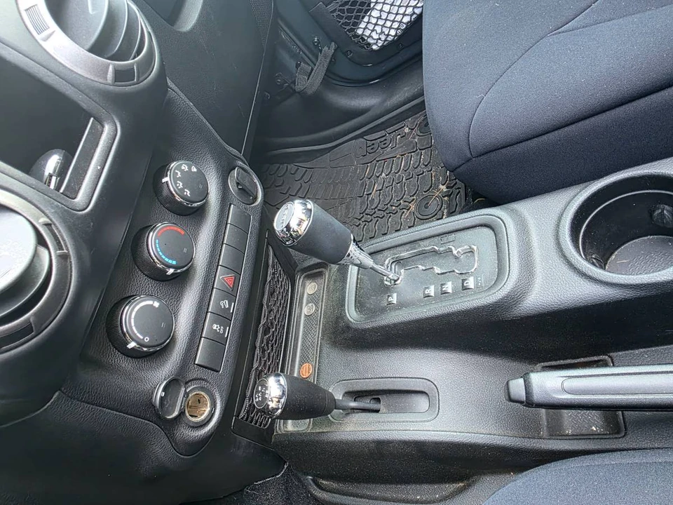 2017 Jeep JK Wrangler - Image 5 of 9