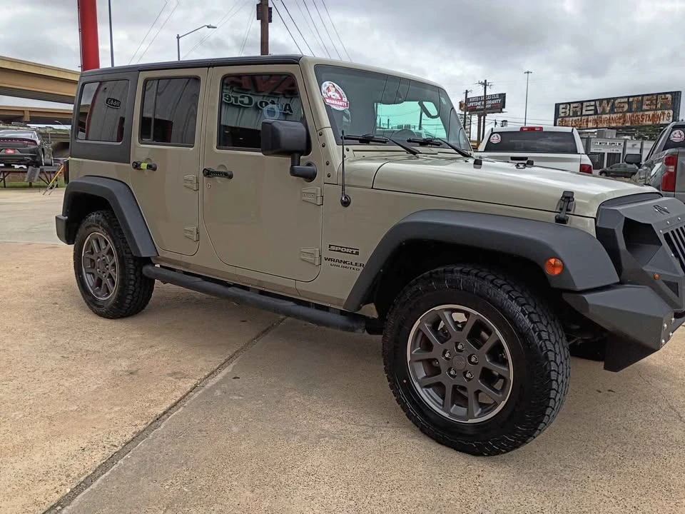 2017 Jeep JK Wrangler - Image 2 of 5