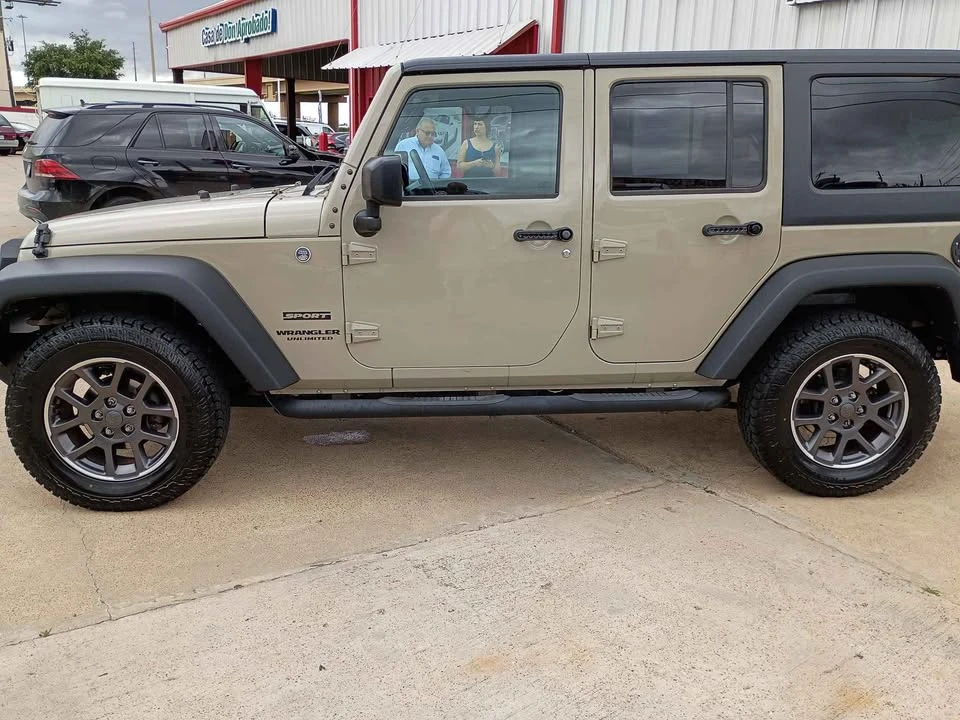 2017 Jeep JK Wrangler - Image 3 of 5