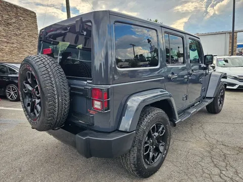 2017 Jeep Wrangler Unlimited Sahara 4WD