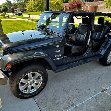 2017 Jeep Wrangler Unlimited Sahara 4x4 JKU