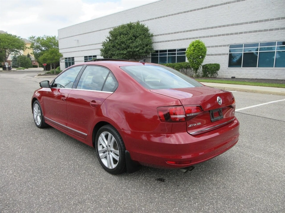 2017 Volkswagen A6 Jetta - Image 11 of 24