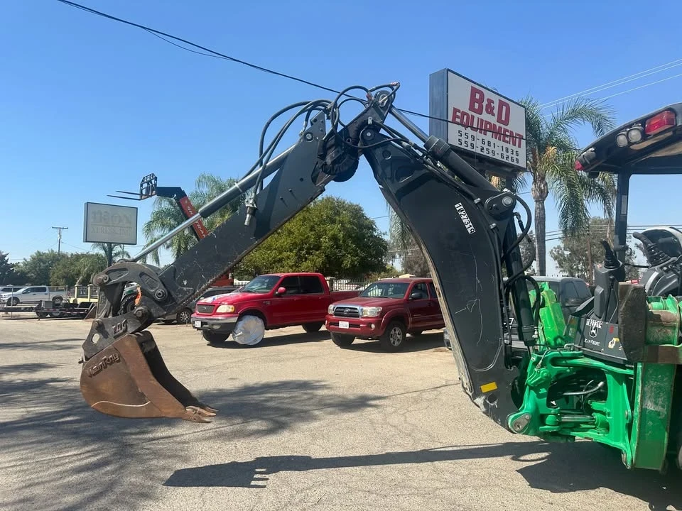2017 John Deere - Image 2 of 10
