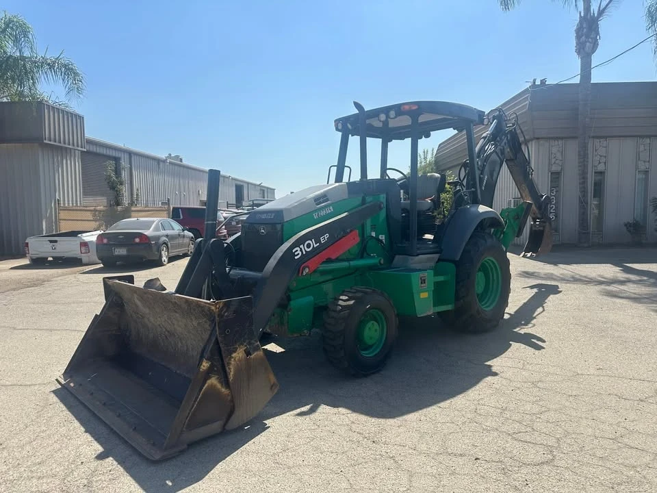 2017 John Deere - Image 4 of 10