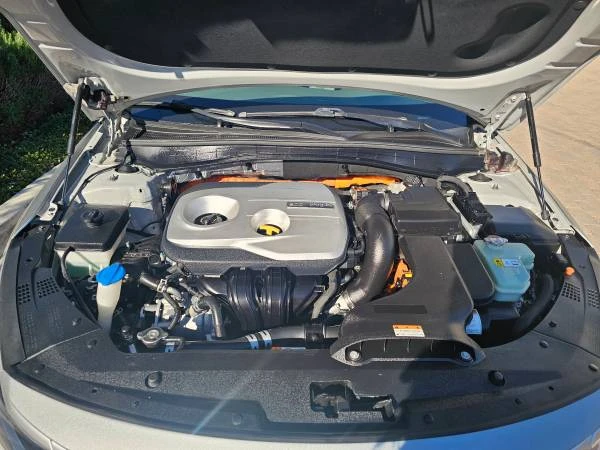 2017 Kia Optima/K5 - Image 11 of 16