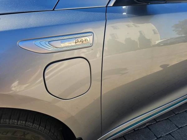 2017 Kia Optima/K5 - Image 10 of 16