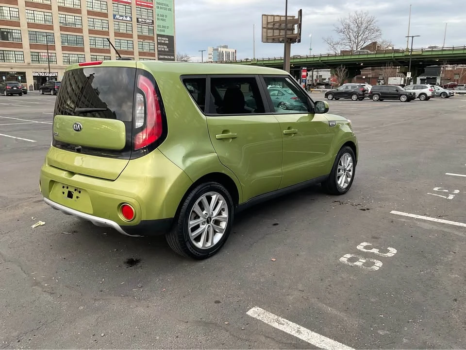 2017 Kia Soul - Image 8 of 9