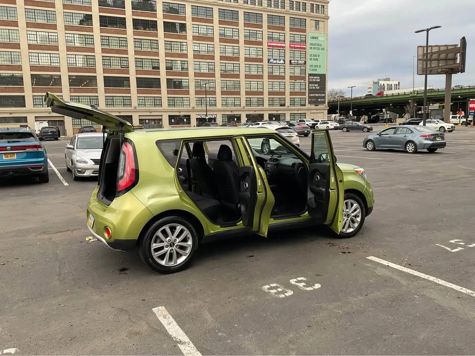 2017 Kia Soul - Image 3 of 9