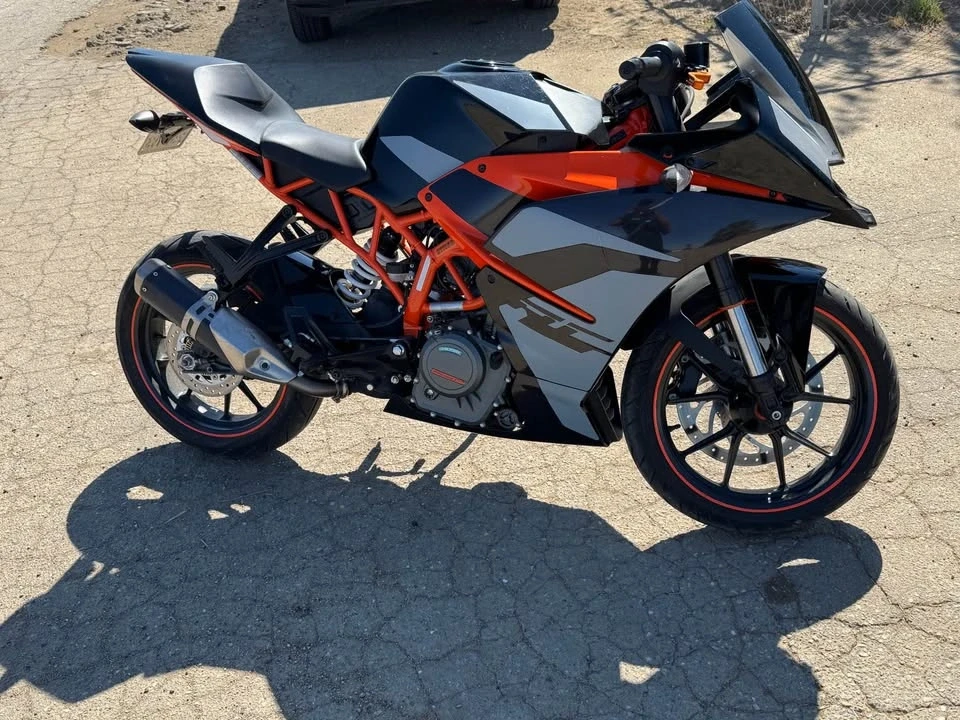 2017 KTM - Image 2 of 7