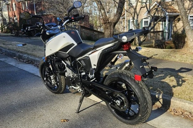 2017 KTM - Image 2 of 7