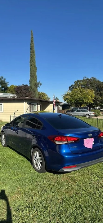 2017 Kia Forte - Image 4 of 10
