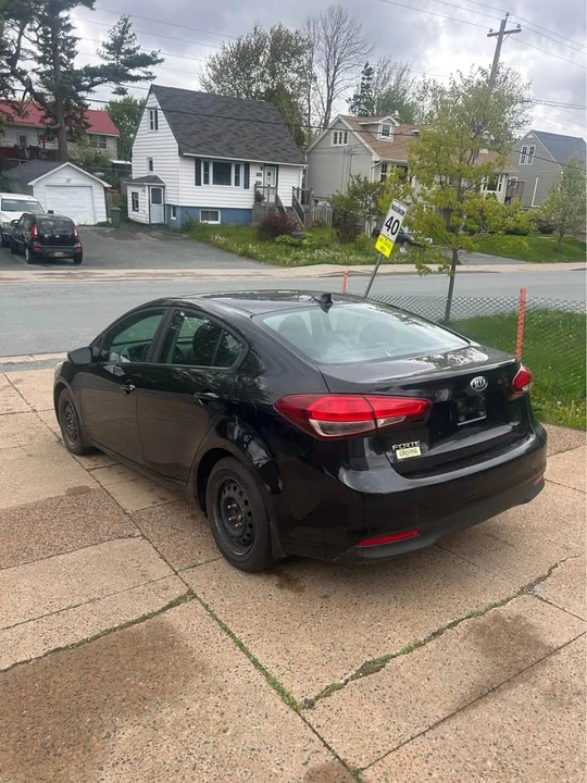 2017 Kia Forte - Image 4 of 10