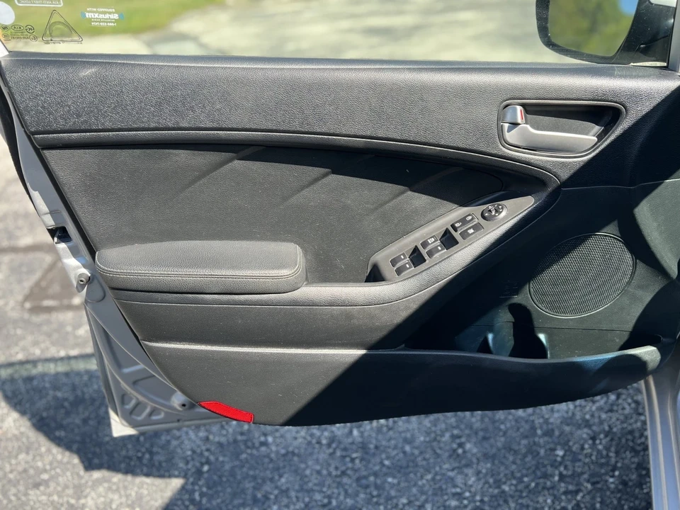 2017 Kia Forte - Image 11 of 14