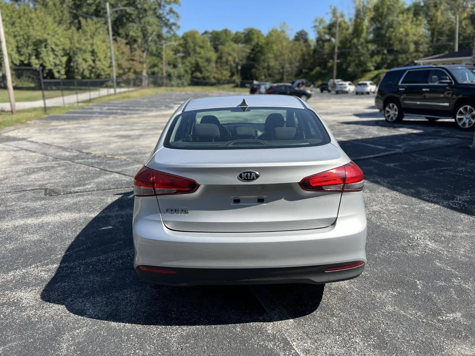 2017 Kia Forte - Image 3 of 14