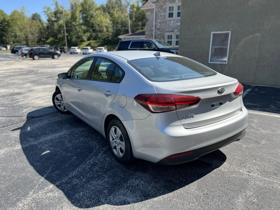 2017 Kia Forte - Image 12 of 14