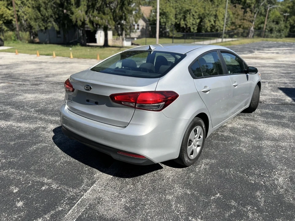 2017 Kia Forte - Image 2 of 14