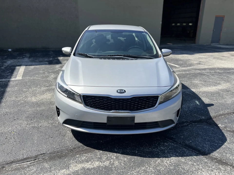 2017 Kia Forte - Image 7 of 14