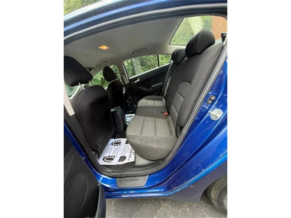 2017 Kia Forte - Image 14 of 17