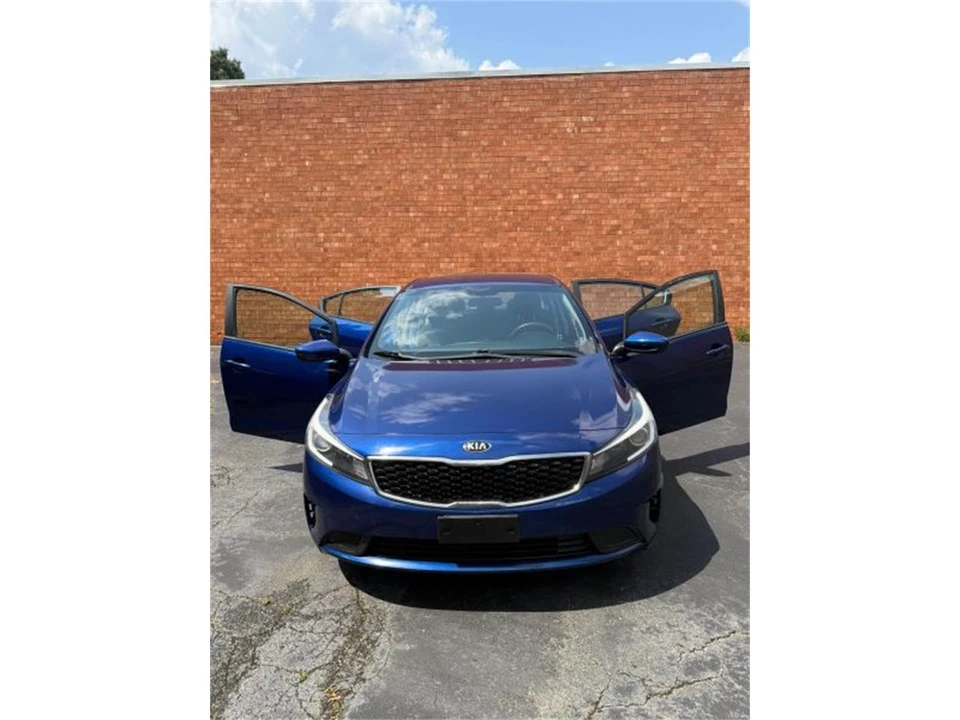 2017 Kia Forte - Image 2 of 17