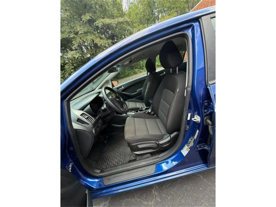 2017 Kia Forte - Image 12 of 17