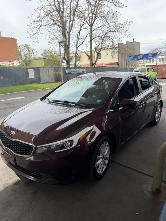 2017 Kia Forte - Image 6 of 8