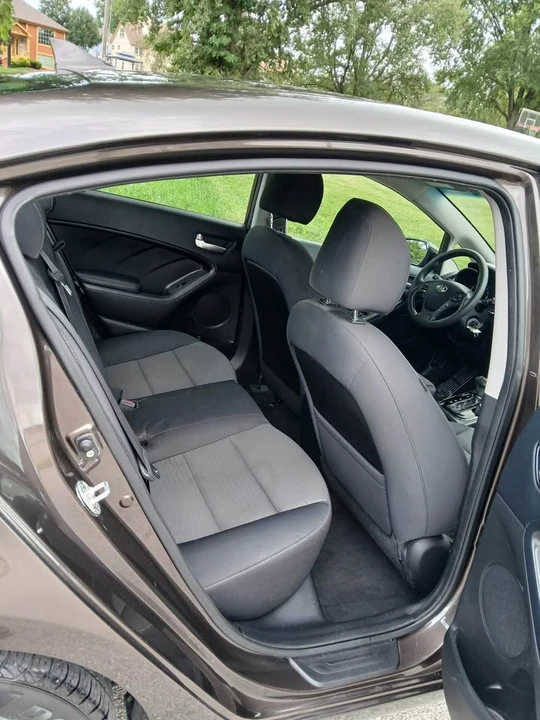 2017 Kia Forte - Image 4 of 9