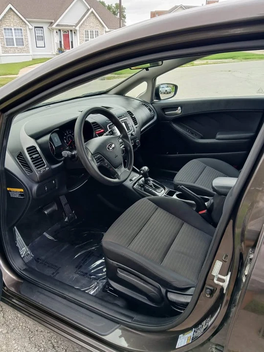 2017 Kia Forte - Image 9 of 9