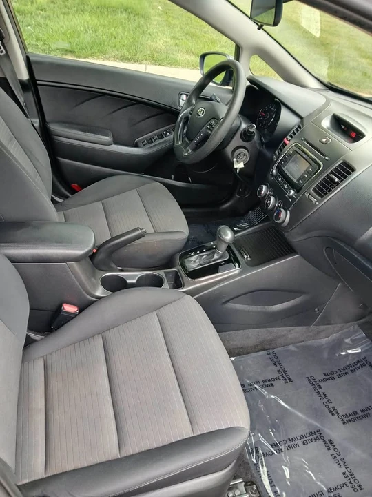 2017 Kia Forte - Image 7 of 9