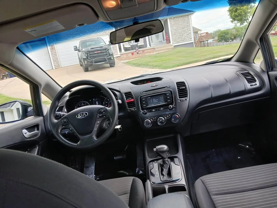 2017 Kia Forte - Image 8 of 9