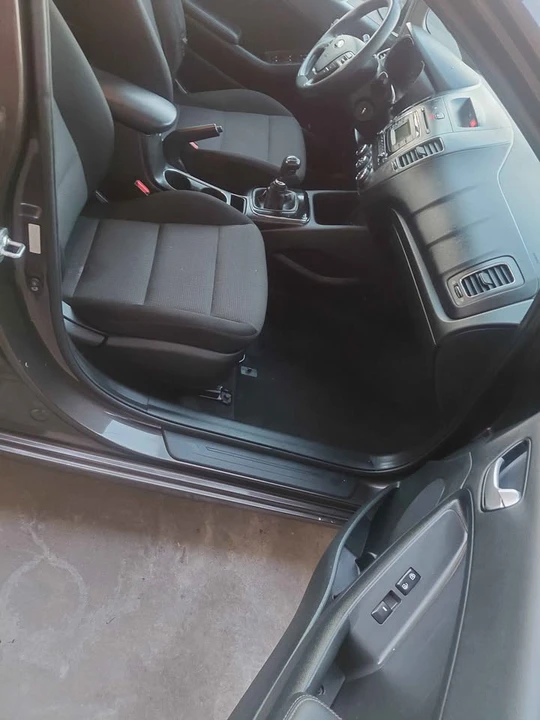 2017 Kia Forte - Image 9 of 11