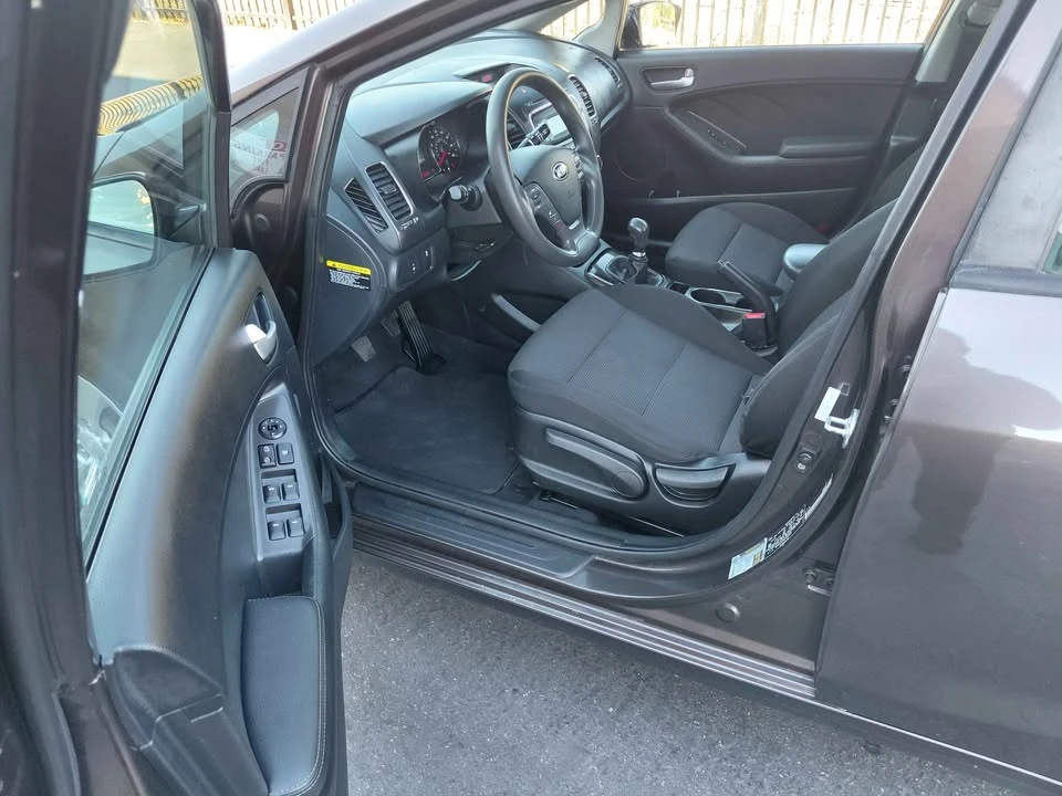 2017 Kia Forte - Image 7 of 11