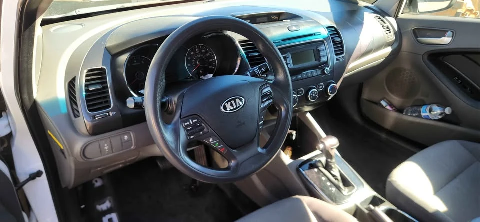 2017 Kia Forte - Image 5 of 5