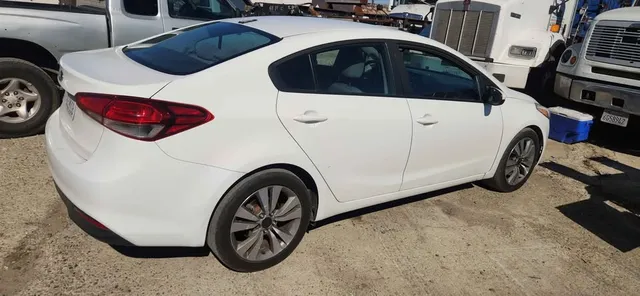 2017 Kia Forte EX Sedan 4D