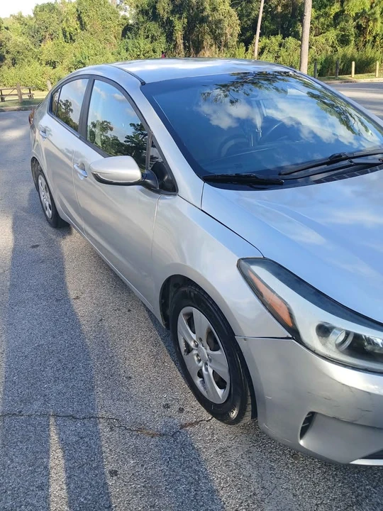 2017 Kia Forte - Image 3 of 17