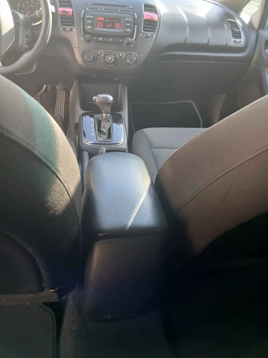2017 Kia Forte - Image 14 of 17