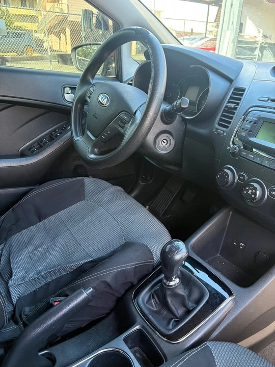 2017 Kia Forte - Image 11 of 13