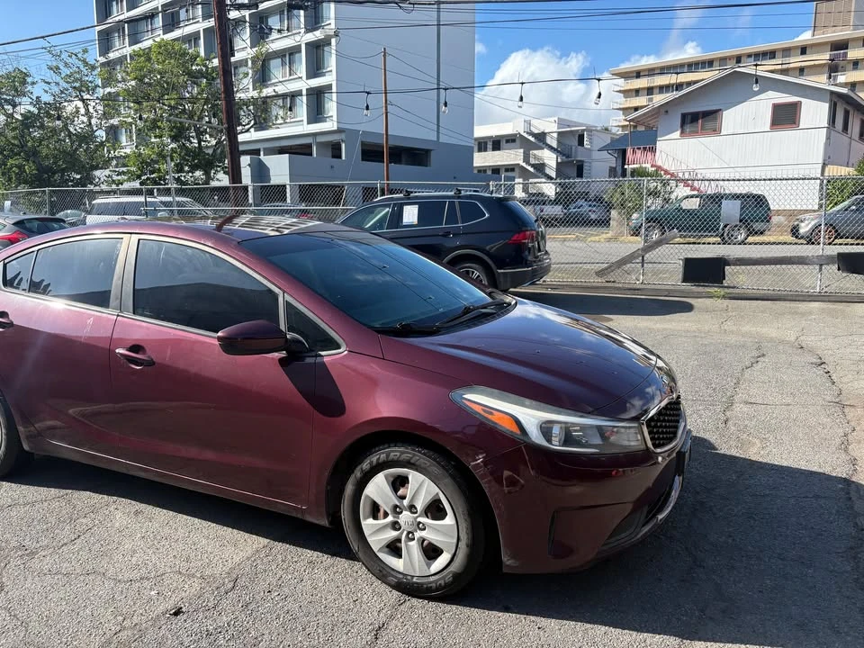 2017 Kia Forte - Image 6 of 13