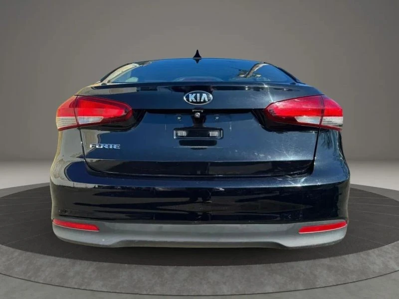 2017 Kia Forte - Image 6 of 12