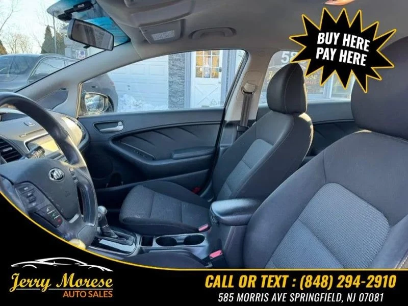 2017 Kia Forte - Image 10 of 12
