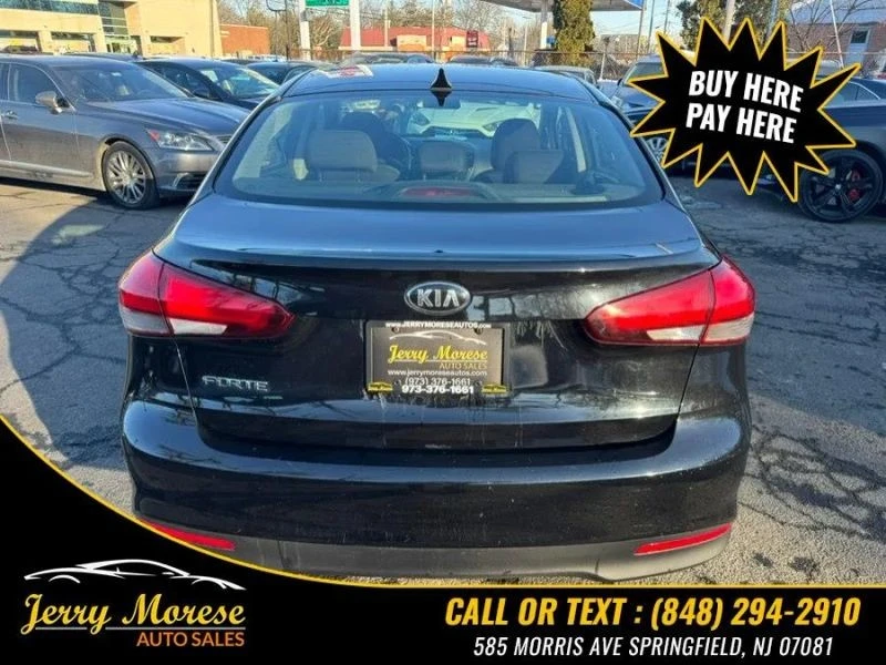 2017 Kia Forte - Image 4 of 12