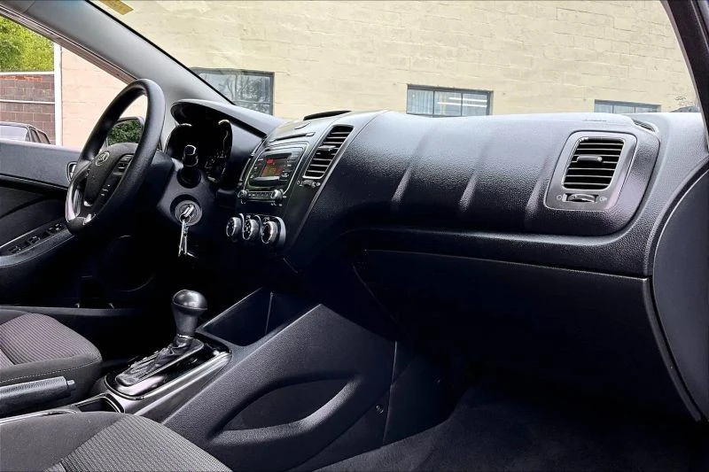 2017 Kia Forte - Image 12 of 12