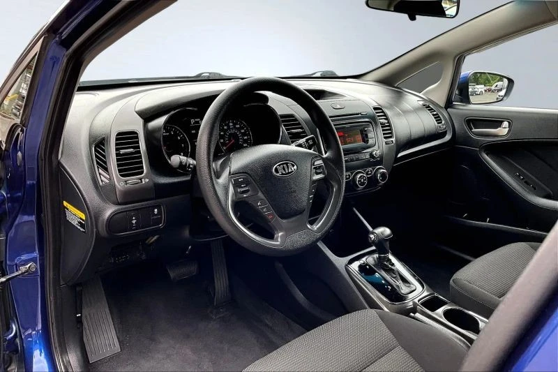 2017 Kia Forte - Image 11 of 12