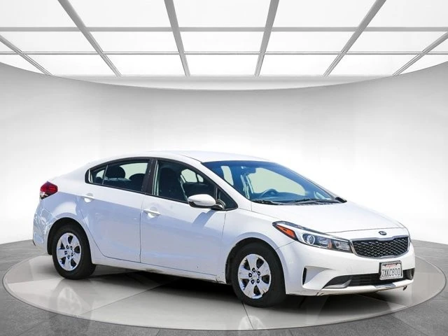 2017 Kia Forte - Image 4 of 19