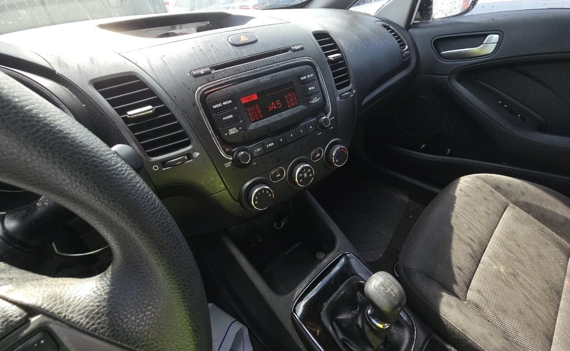 2017 Kia Forte - Image 6 of 6