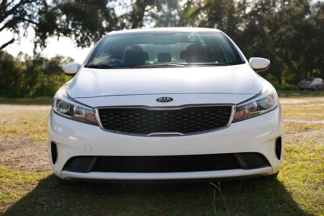 2017 Kia Forte - Image 17 of 21