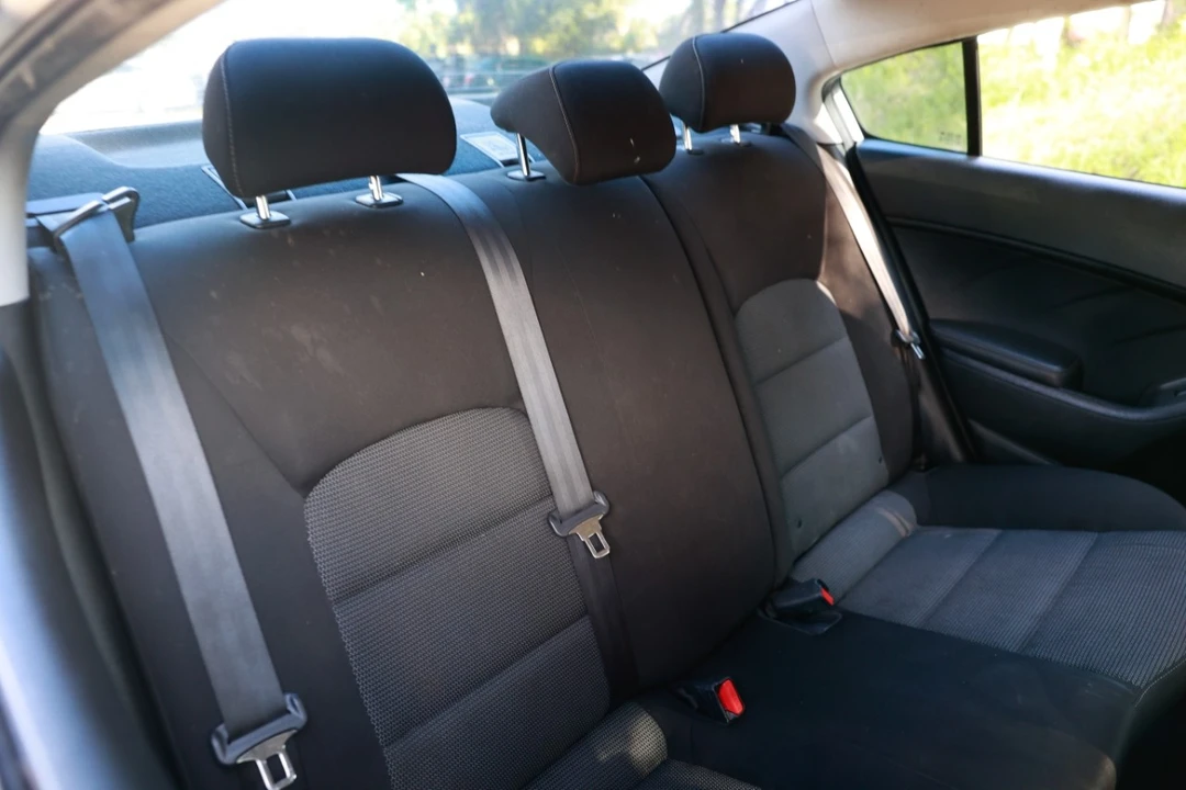 2017 Kia Forte - Image 14 of 21
