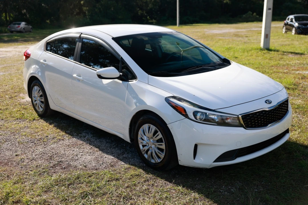 2017 Kia Forte - Image 15 of 21