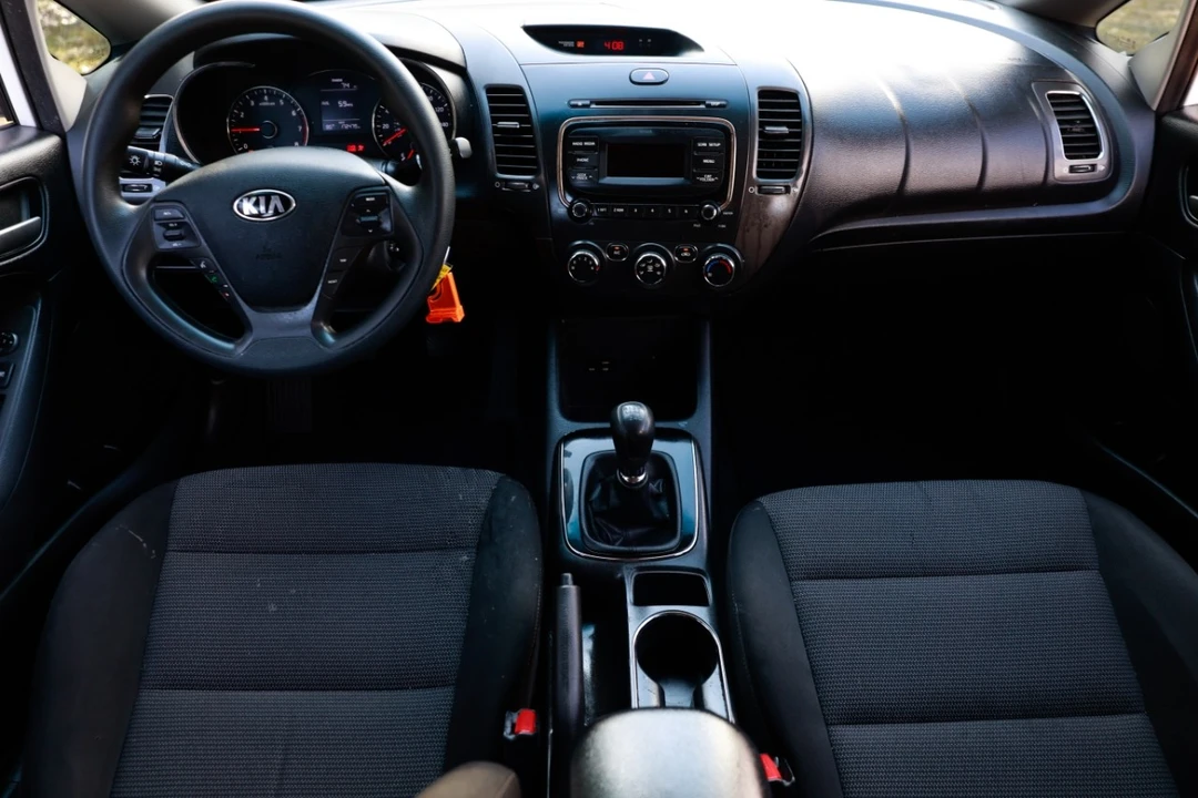 2017 Kia Forte - Image 2 of 12